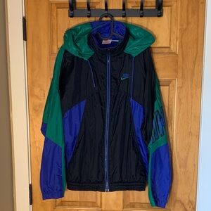 Nike Men's Black, Green, and Blue Windbreaker